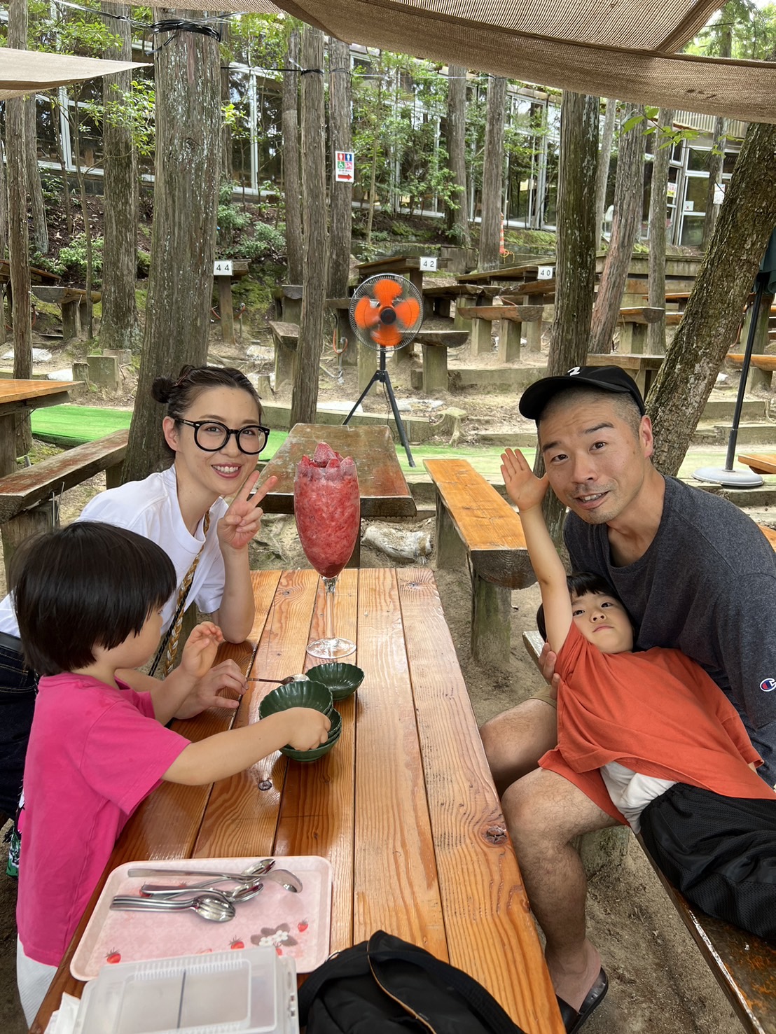 「【メディア掲載】アキナ山名さん・宇都宮まきさんご夫妻のYouTube『山名家の休日』にて、しい茸ランドかさやが紹介されました！」